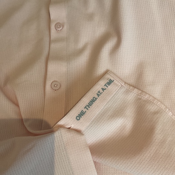 Lululemon Men’s Airing Short Sleeve Button Down - Picture 6 of 6